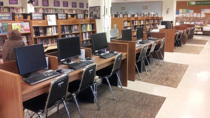 Computers and technology at a public library